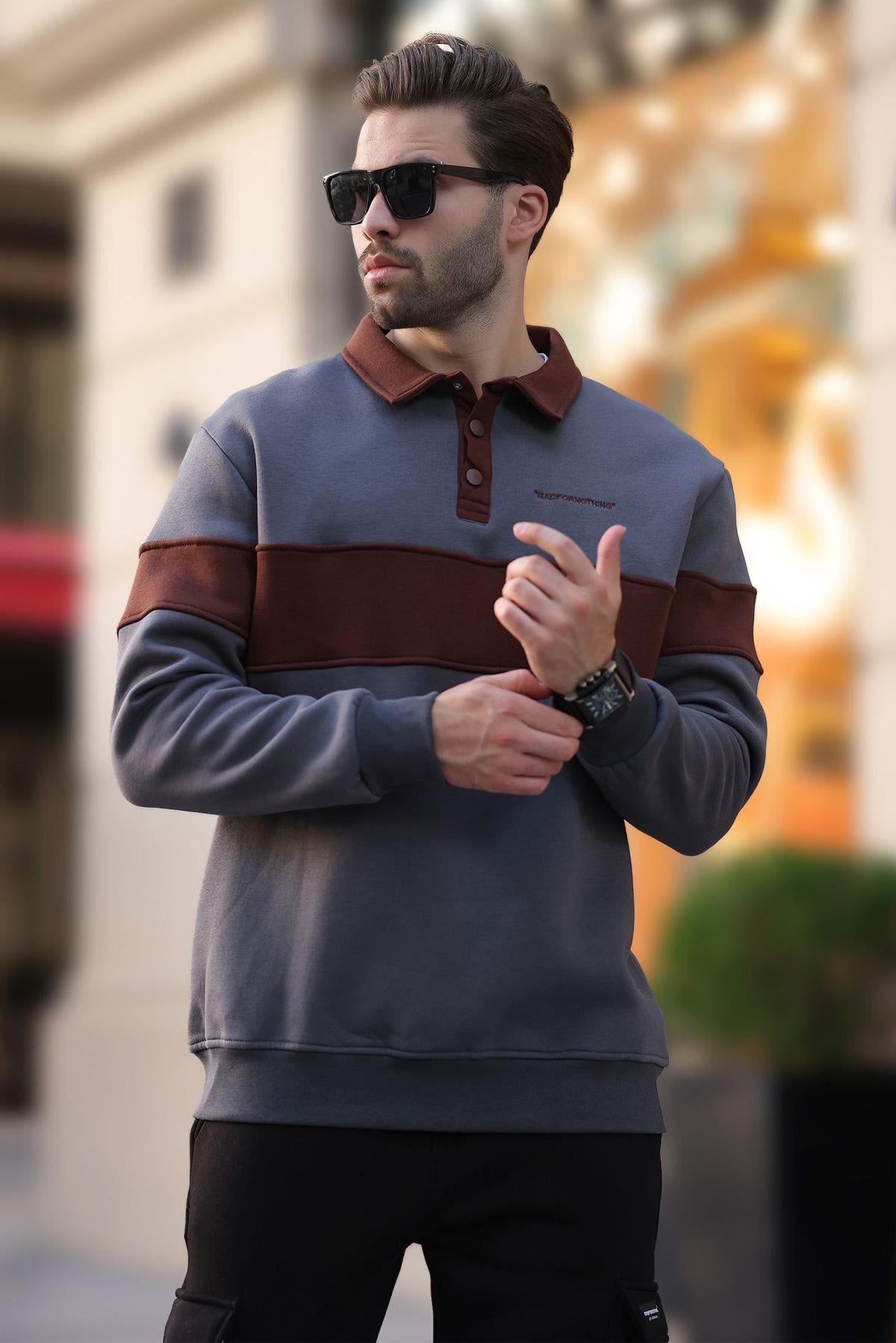 Sweatshirt