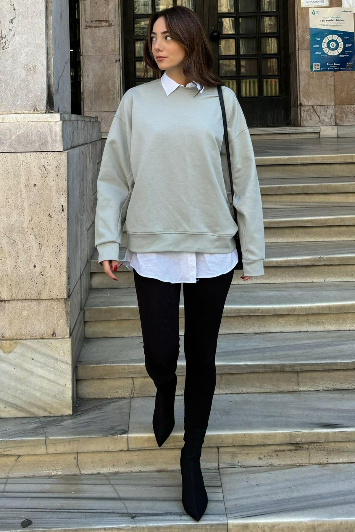 Sweatshirt