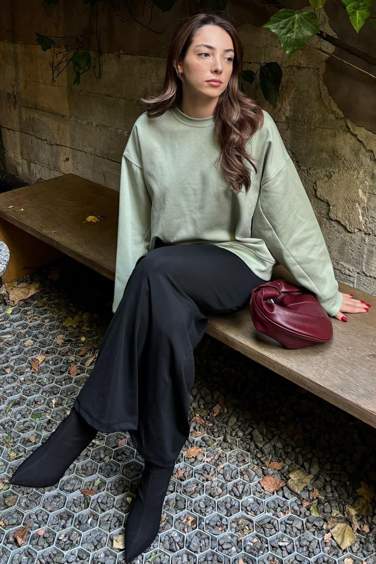 Sweatshirt
