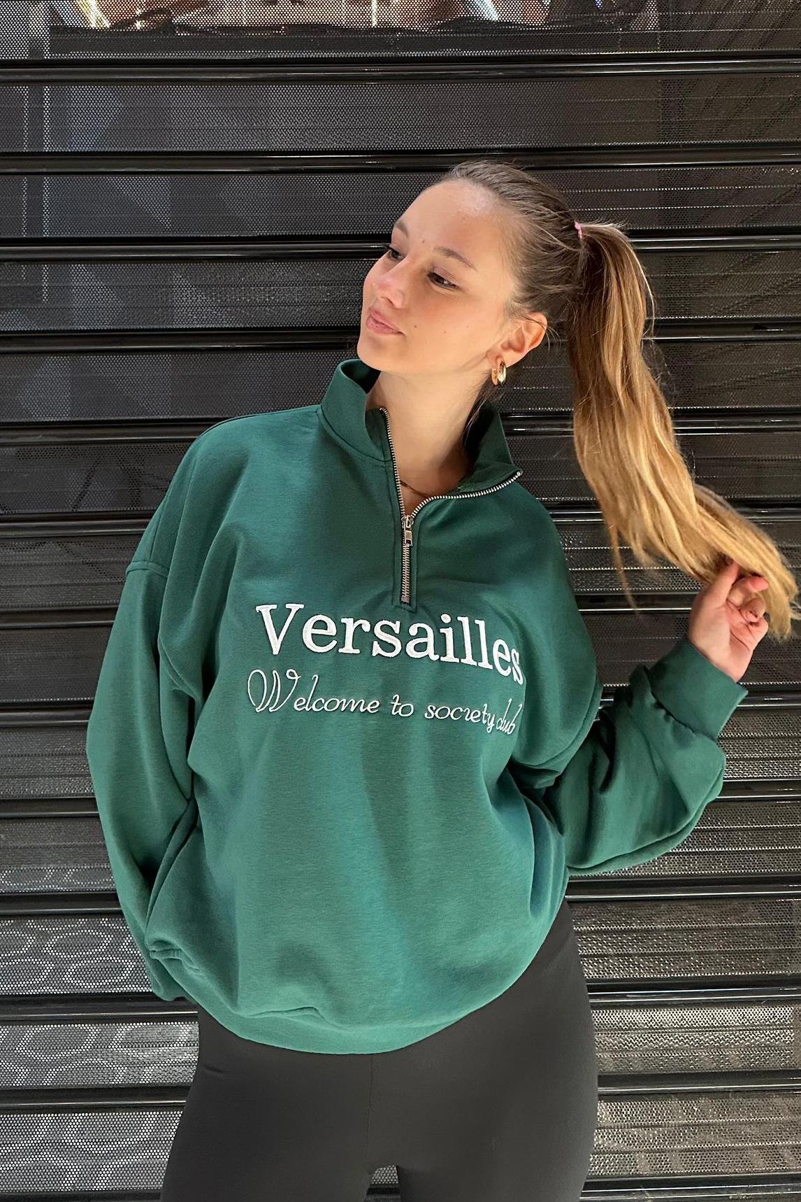 Sweatshirt