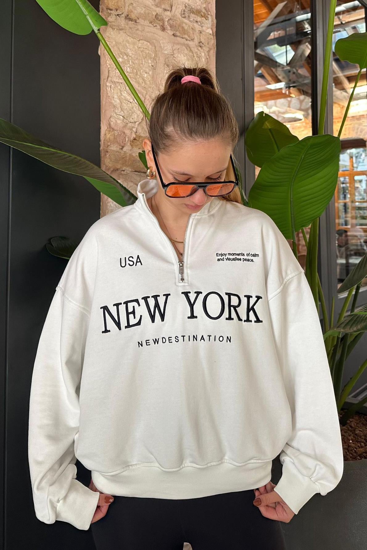 Sweatshirt