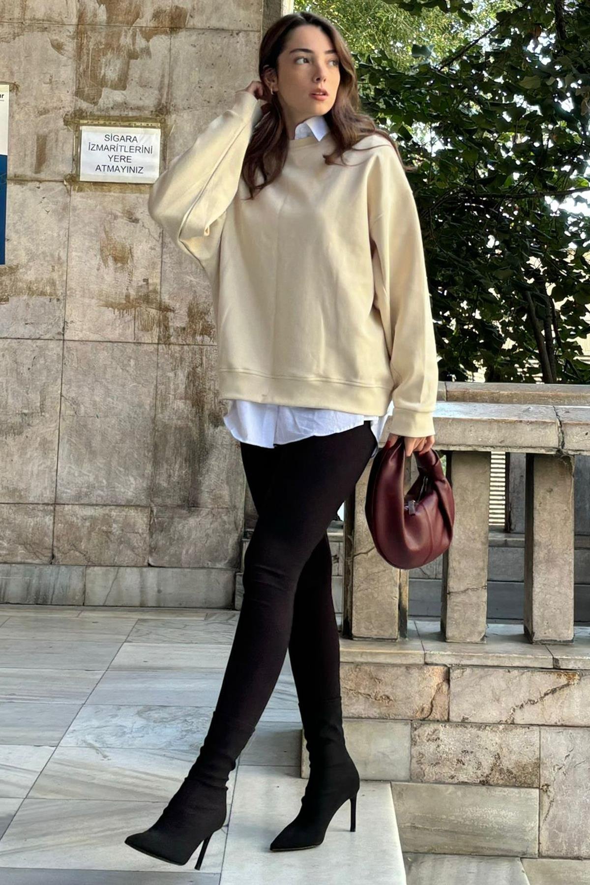 Sweatshirt