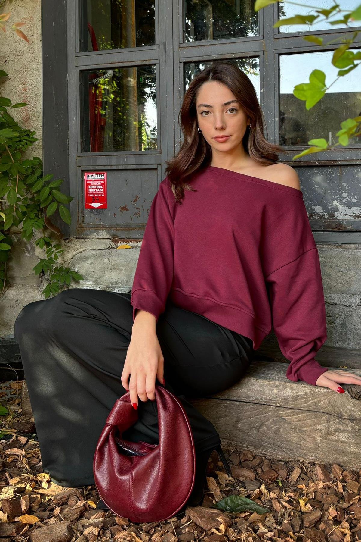 Sweatshirt