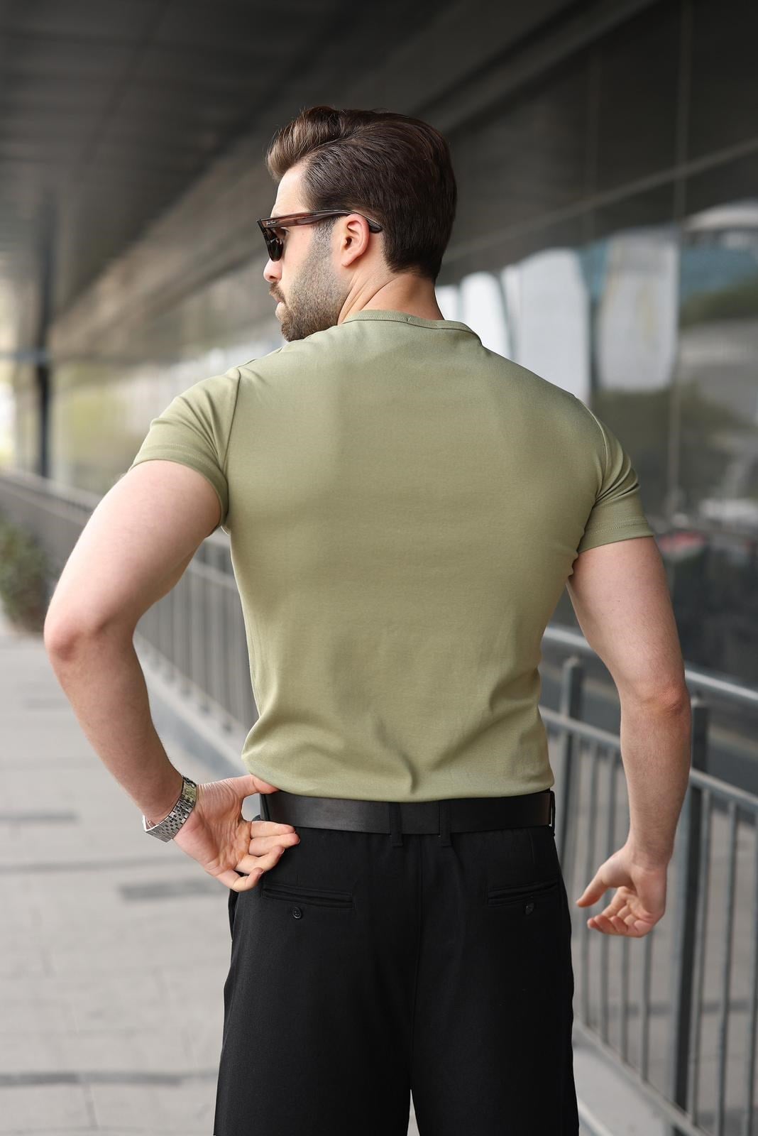 T-SHIRT