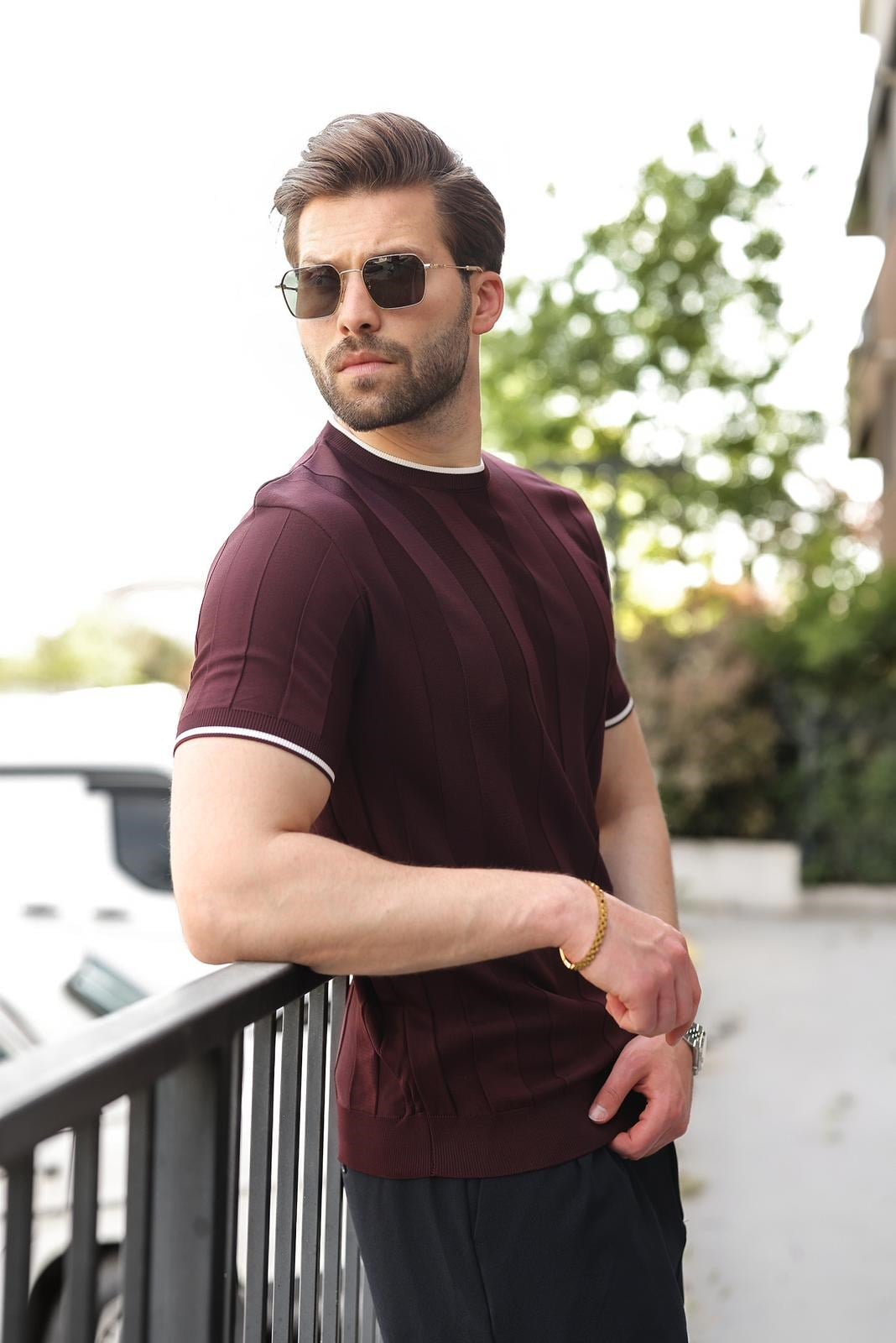 T-SHIRT