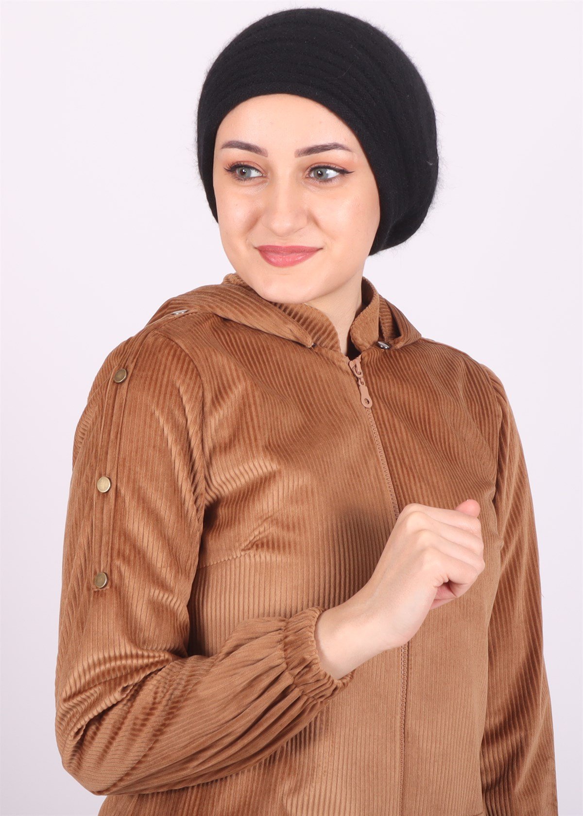 GÜNAY KARACA KADİFE KAP GİYÇIK