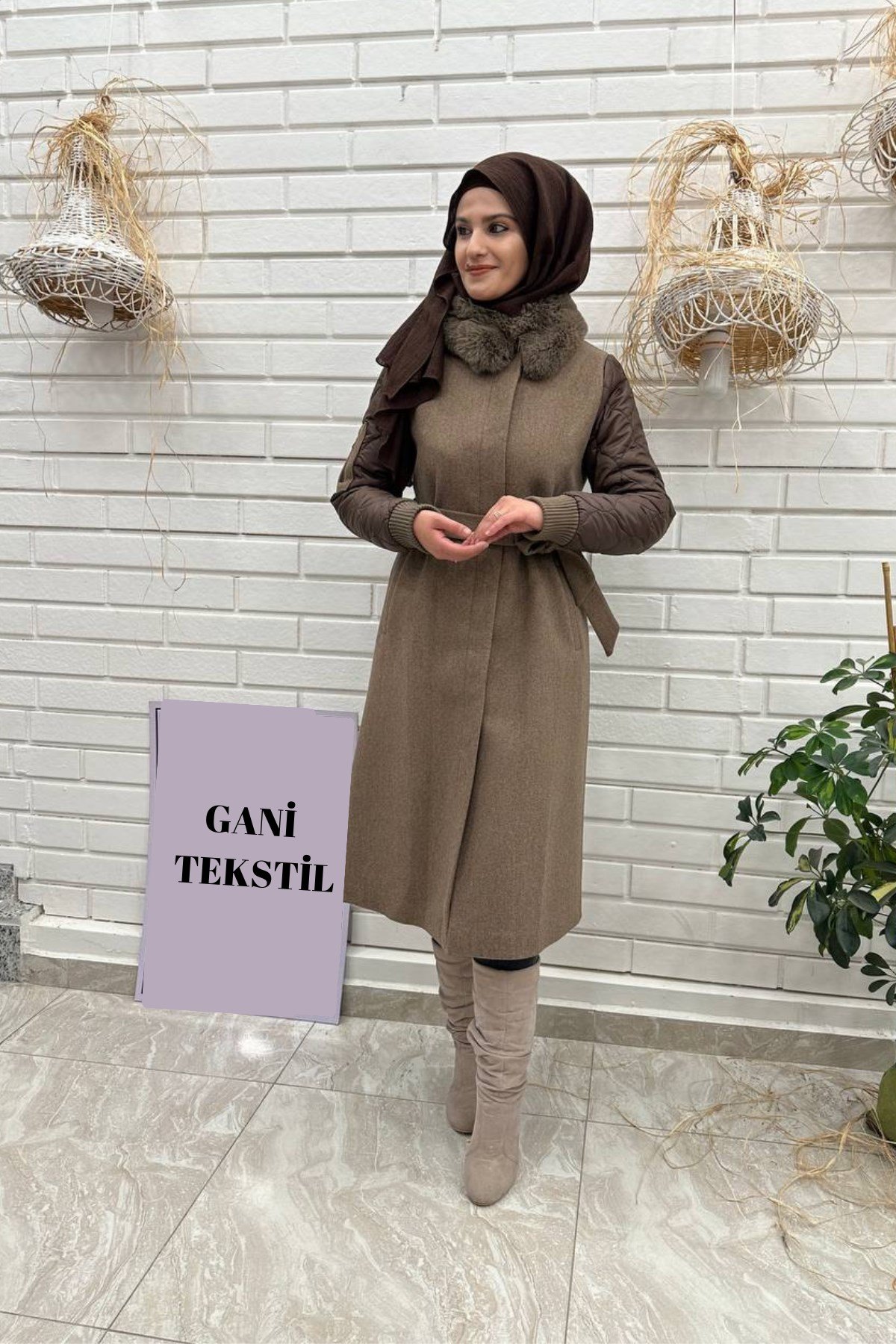Kürk Yaka Düğmeli Kaşe Kaban