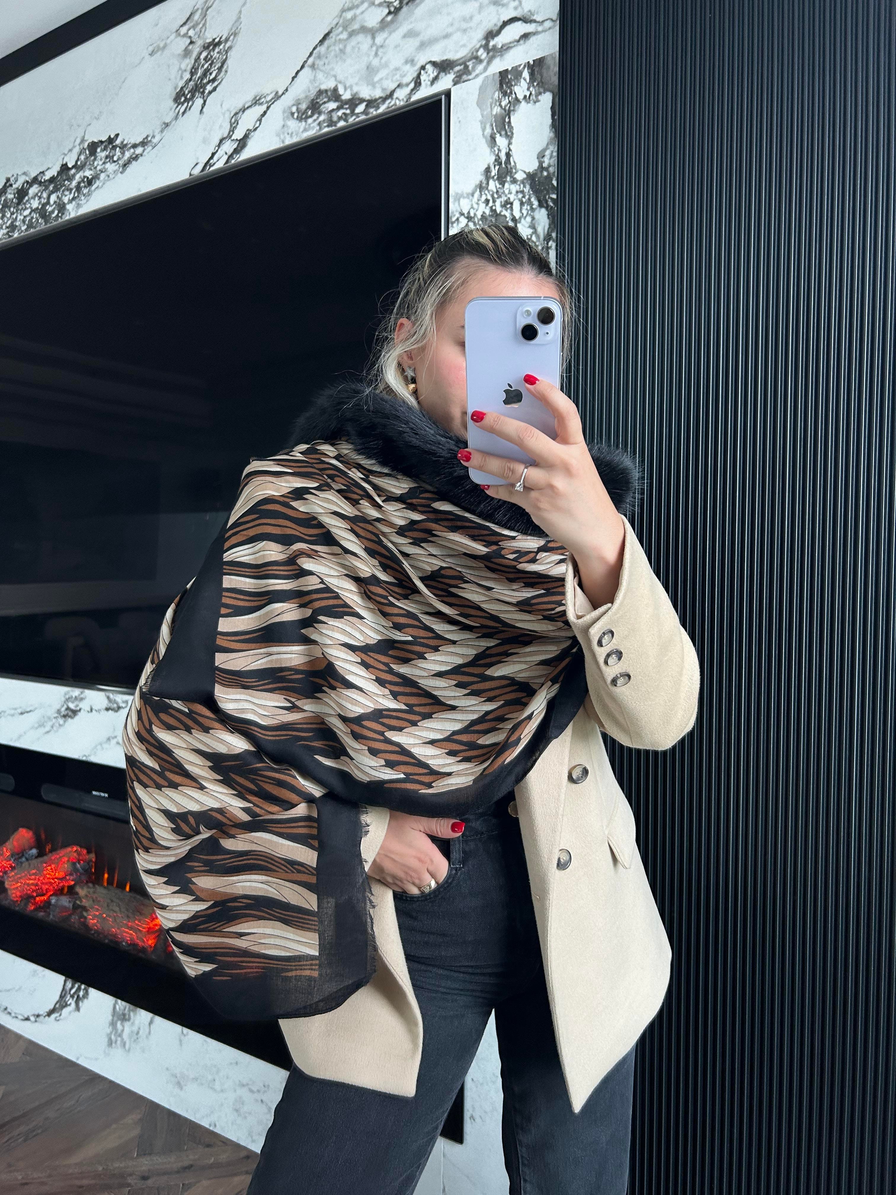 JF Desenli Kürklü Şal - Kahverengi