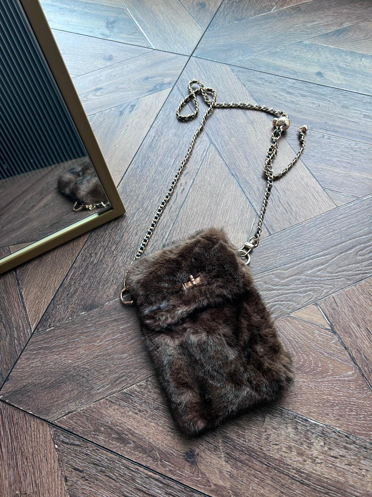 JF Gold Zincir Detaylı Askı Peluş Çanta - Kahverengi