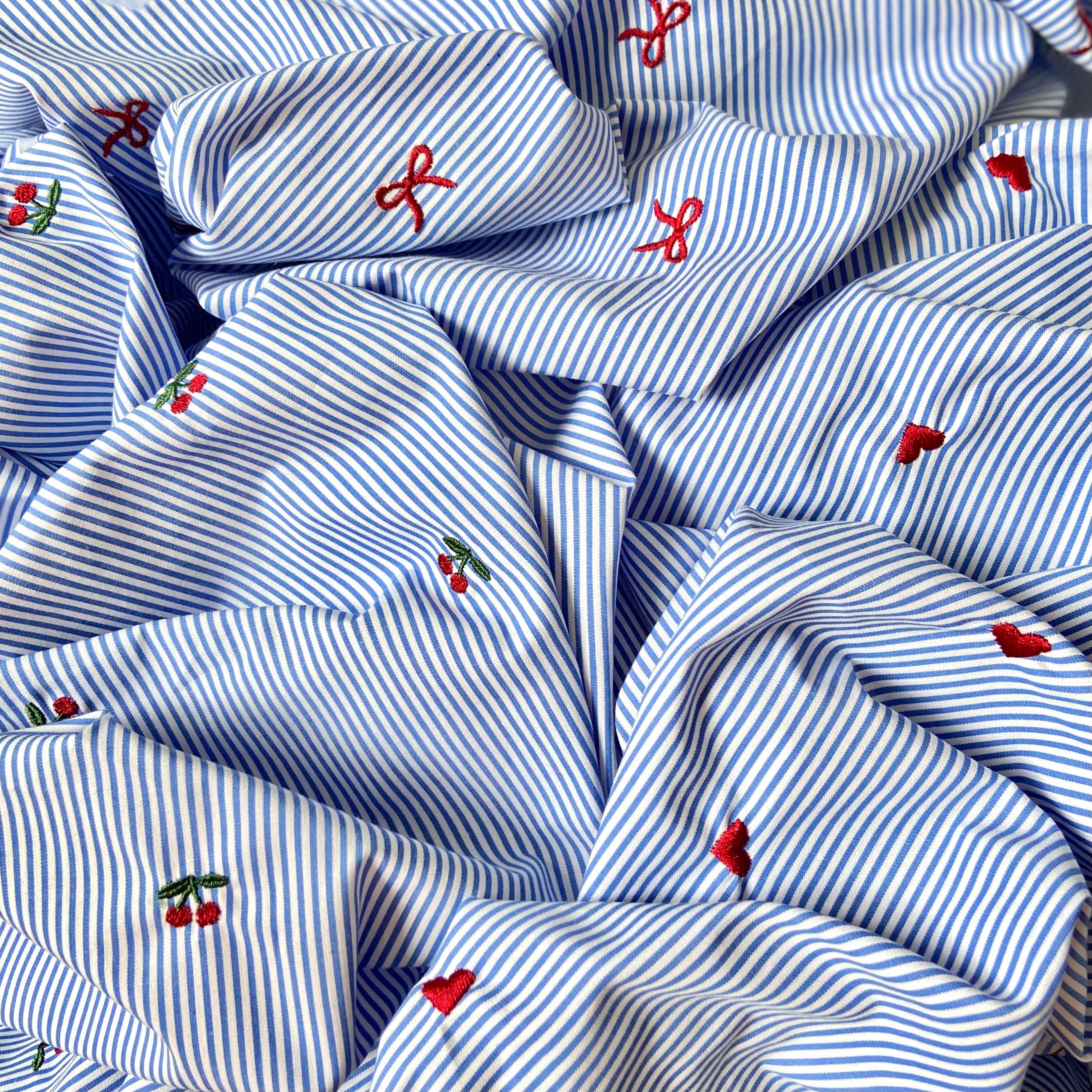 | OUTLET | Kalp Nakışlı Poplin Kumaş