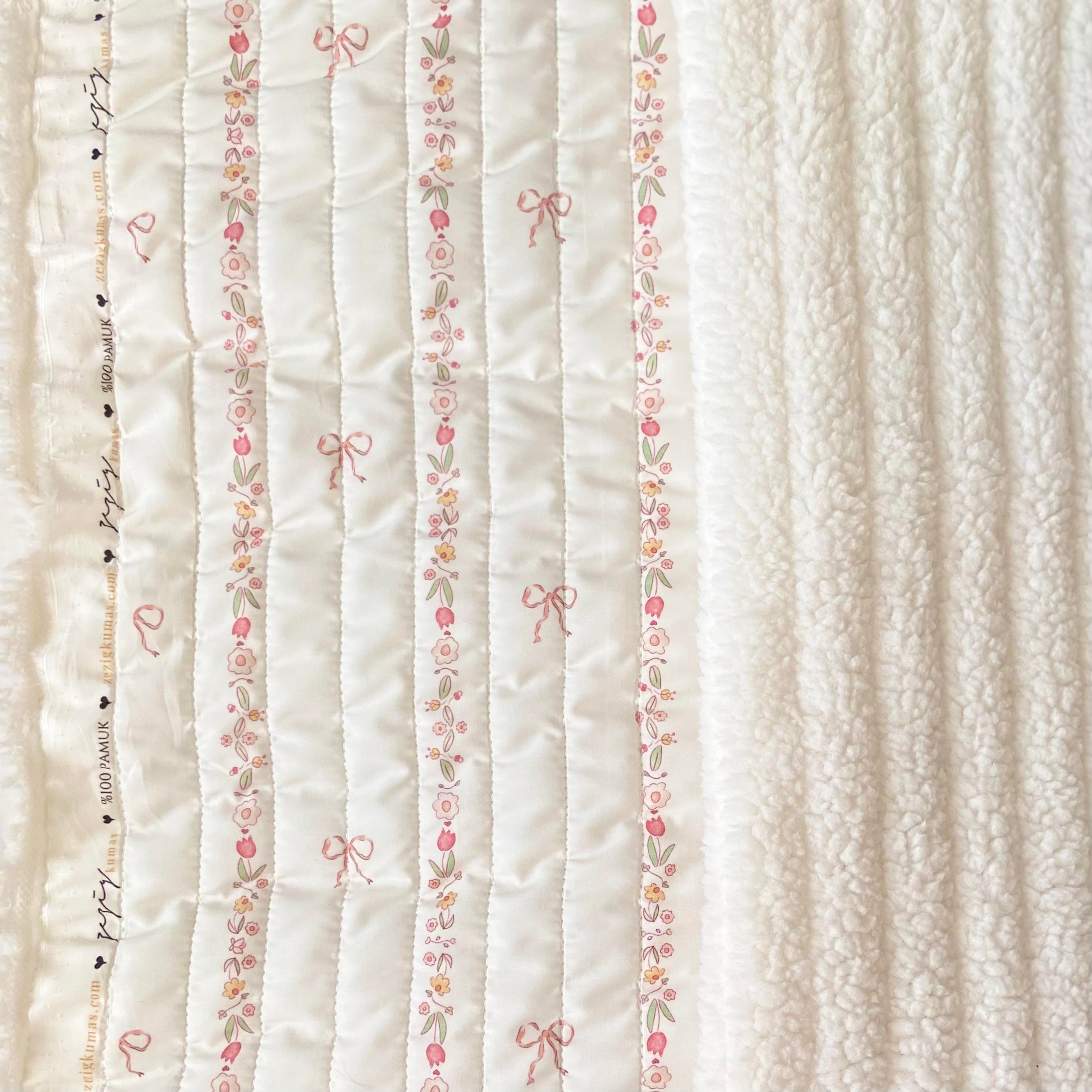 Bow Line Organik Baskı Peluş Astarlı Kapitone Kumaş