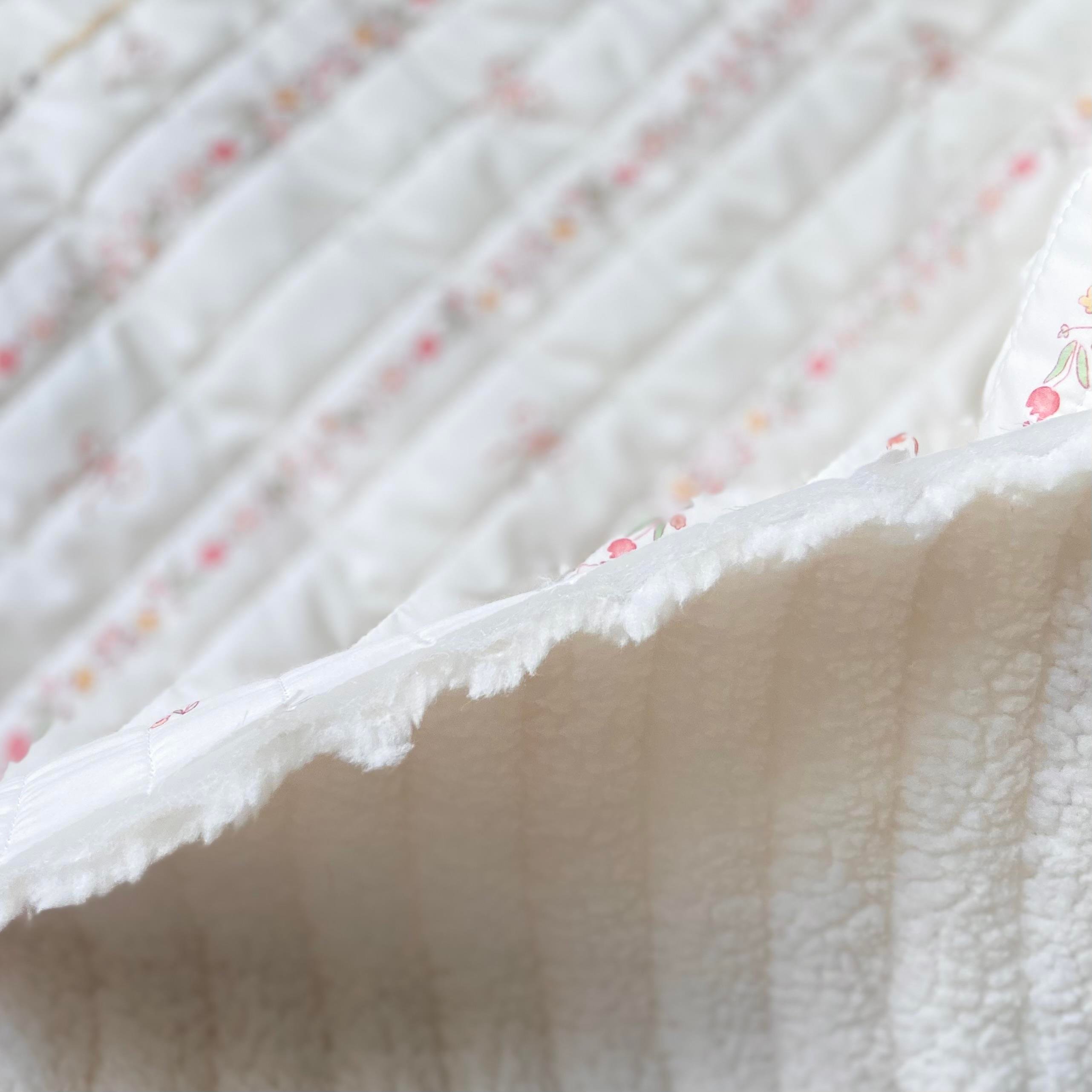 Bow Line Organik Baskı Peluş Astarlı Kapitone Kumaş