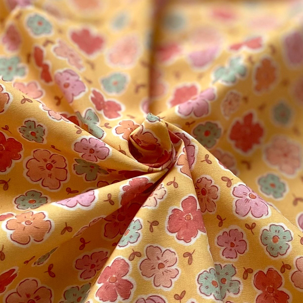 Cute Daisies - Yellow Poplin Kumaş
