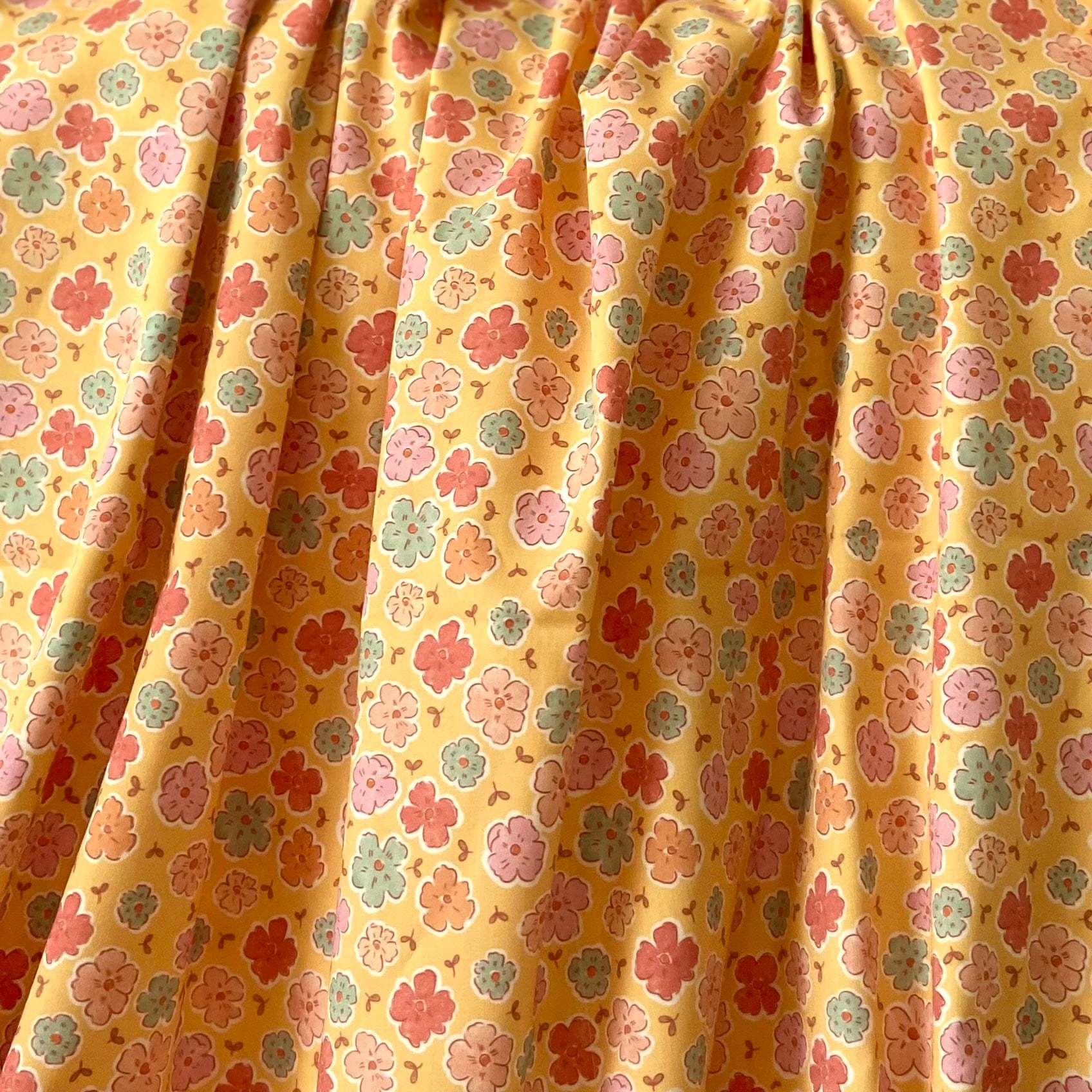 Cute Daisies - Yellow Poplin Kumaş
