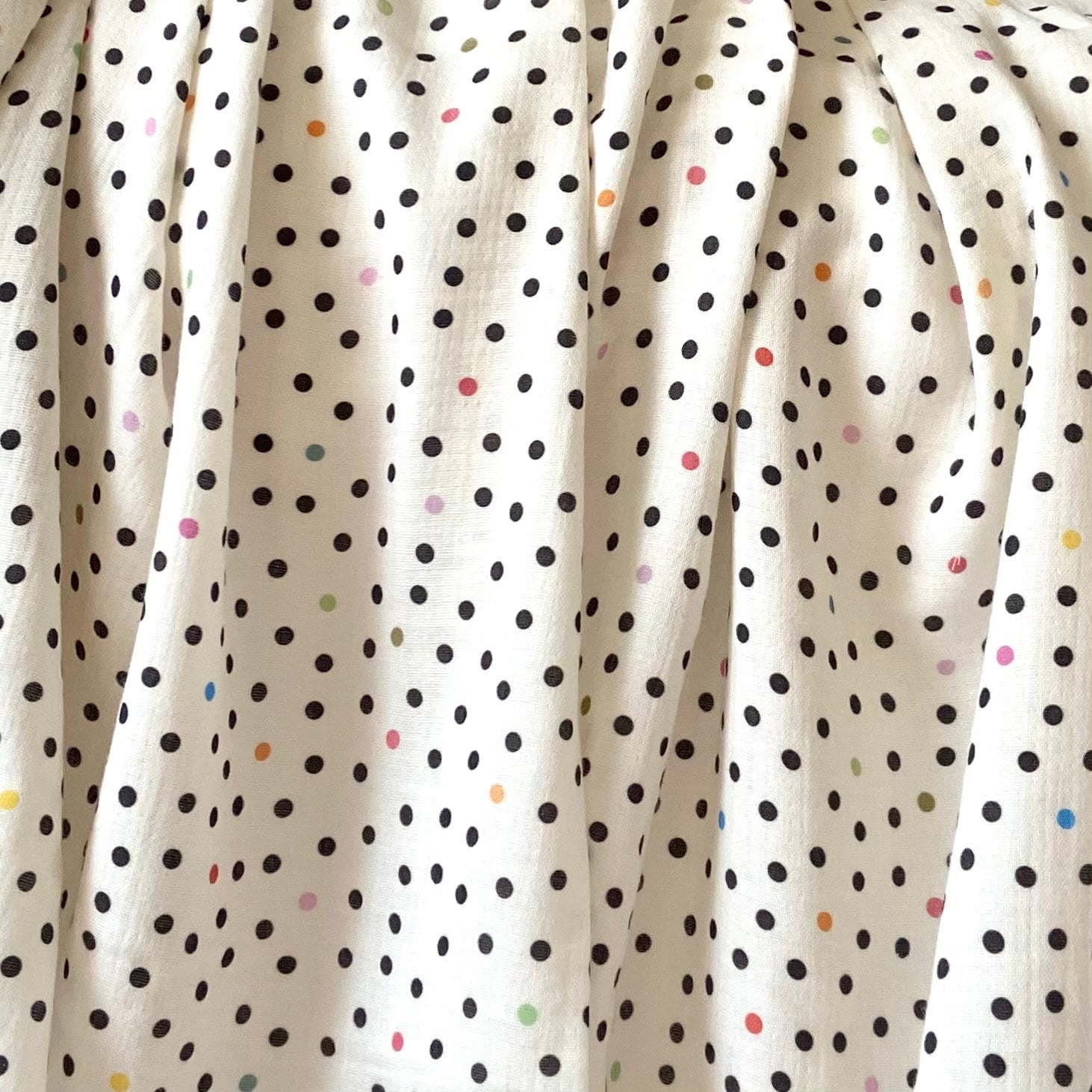 Dynamic Dots Müslin Kumaş