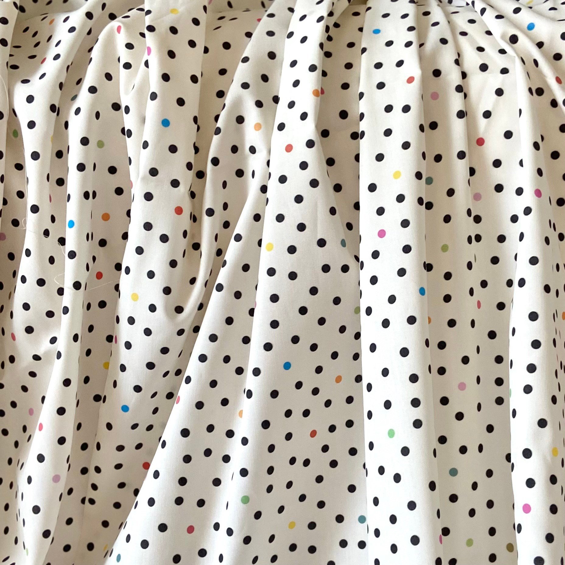 Dynamic Dots Poplin Kumaş