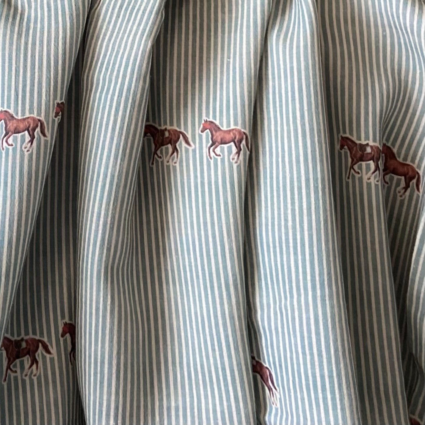 Horses and Stripes Müslin Kumaş