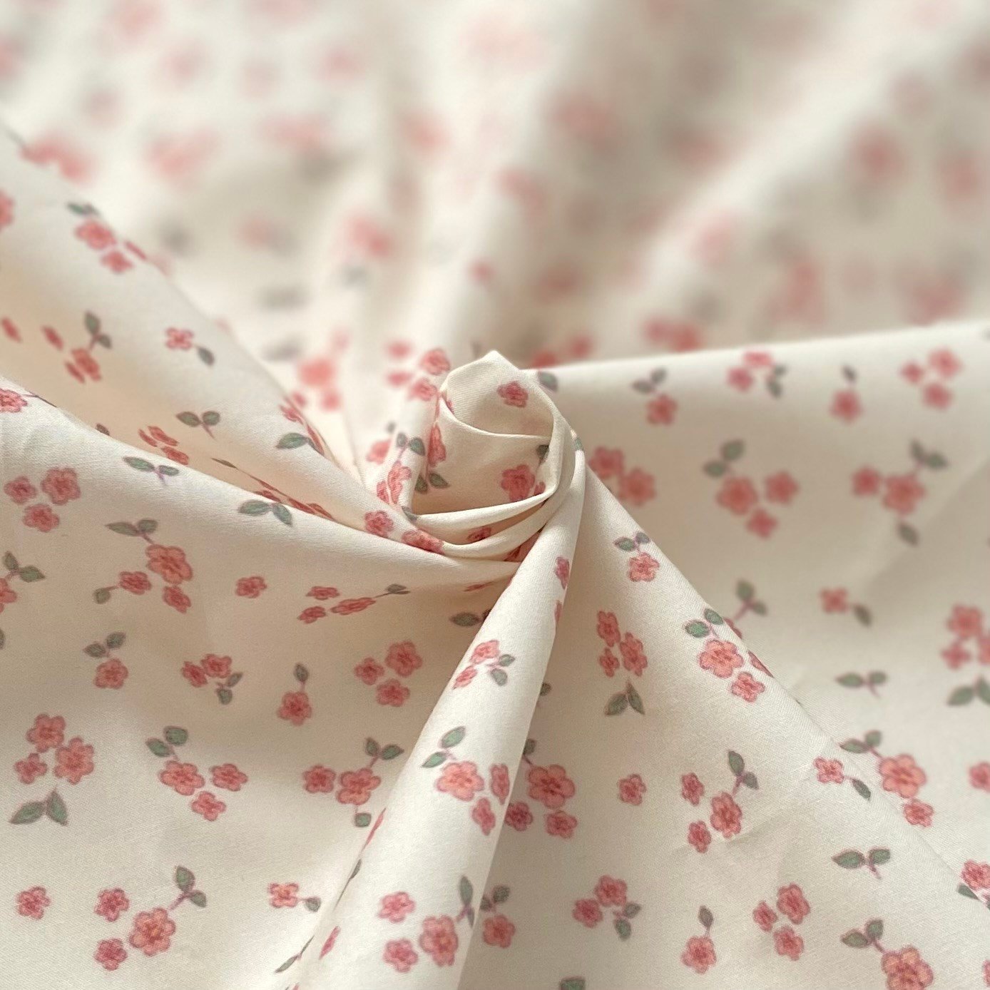 Little Blush Blooms Poplin Kumaş
