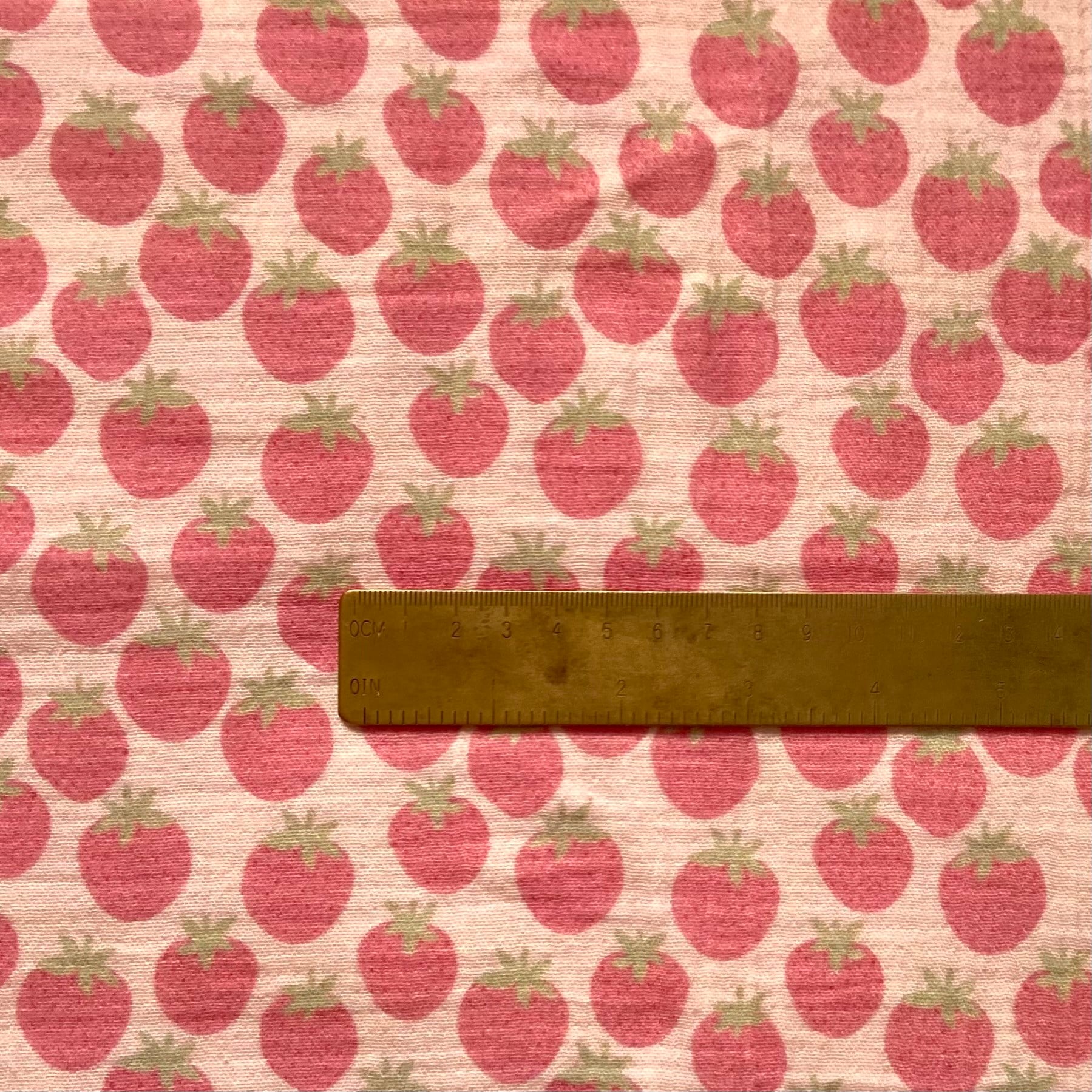 Pinky Strawberries Müslin Kumaş