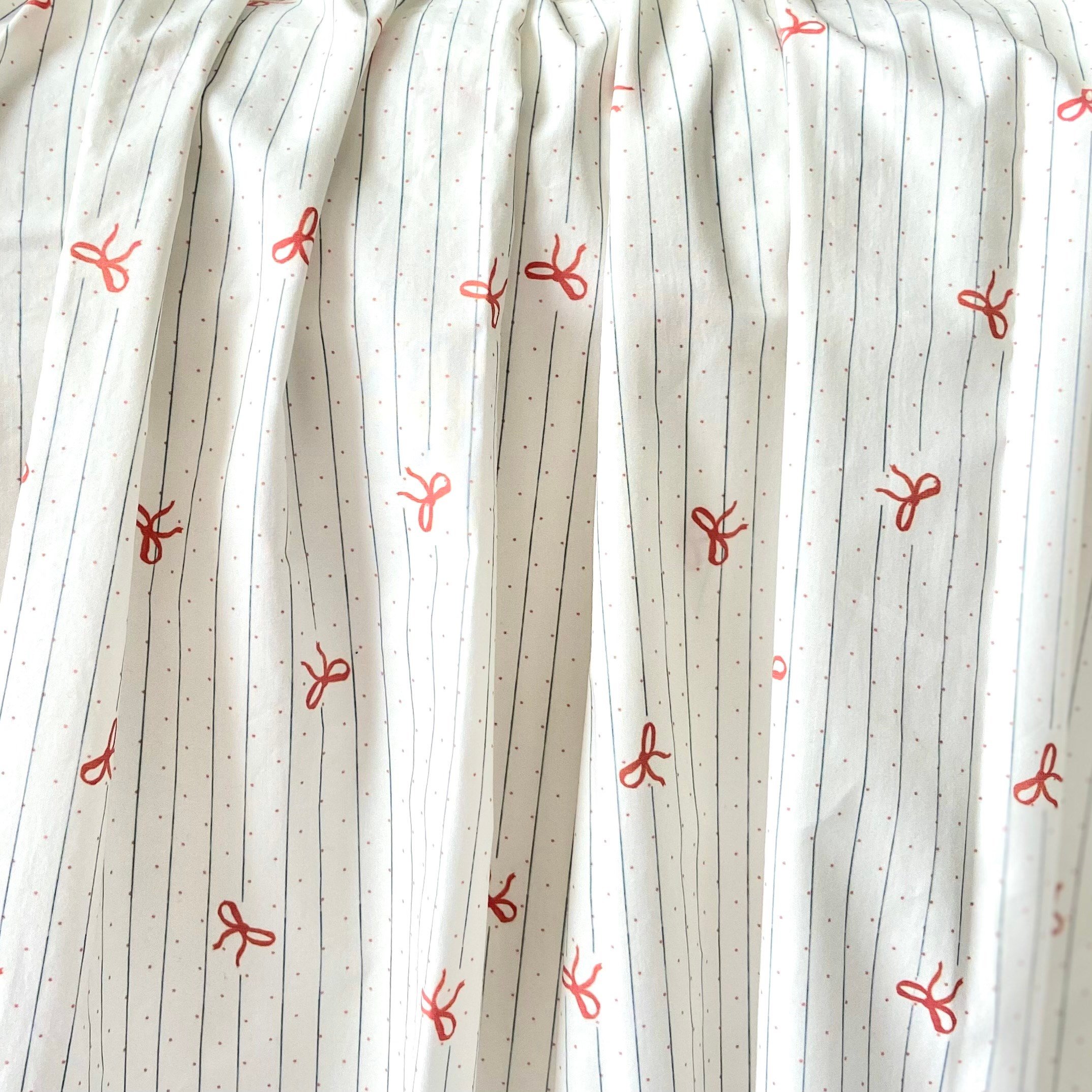 Red Bows and Polka Dots Poplin Kumaş