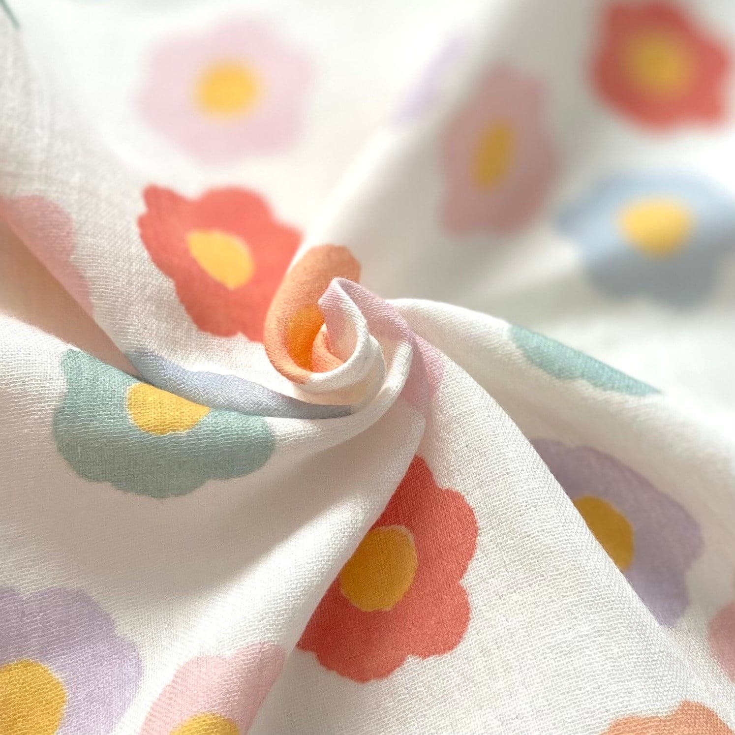 Retro Pastels - Daisies Müslin Kumaş