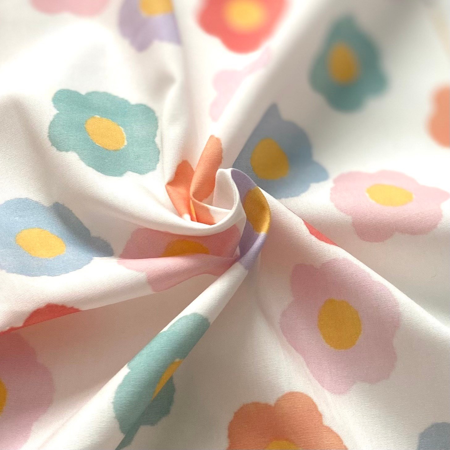 Retro Pastels - Daisies Poplin Kumaş