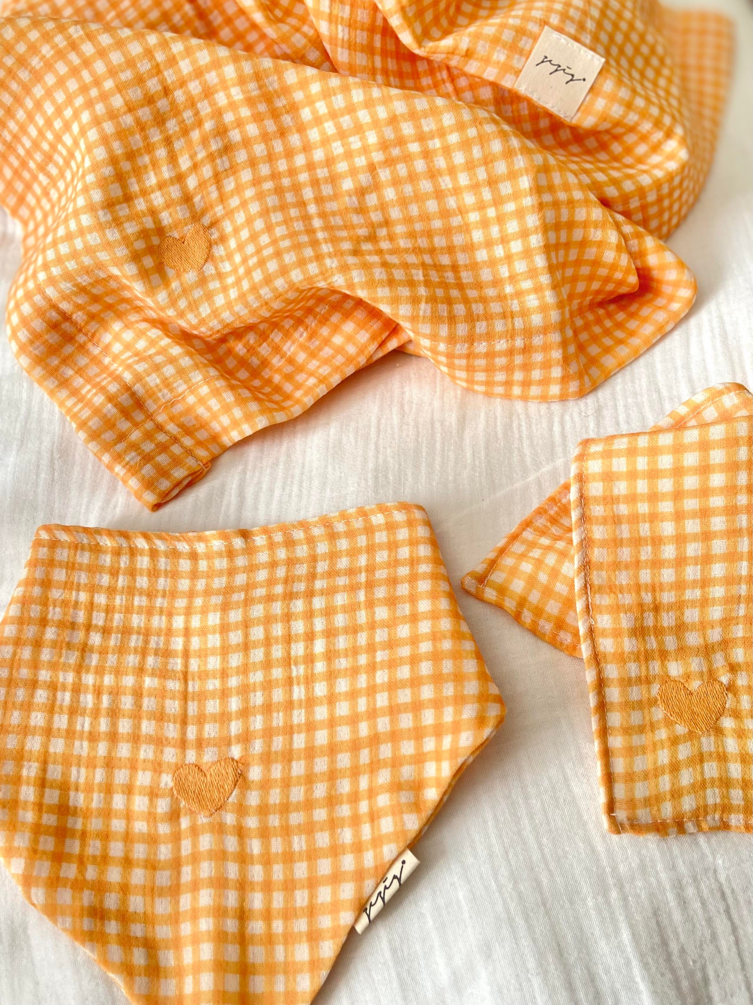 Zezig Summer Blooms Collection - Amber Kalp Nakışlı Müslin Örtü-Mendil-Önlük Seti