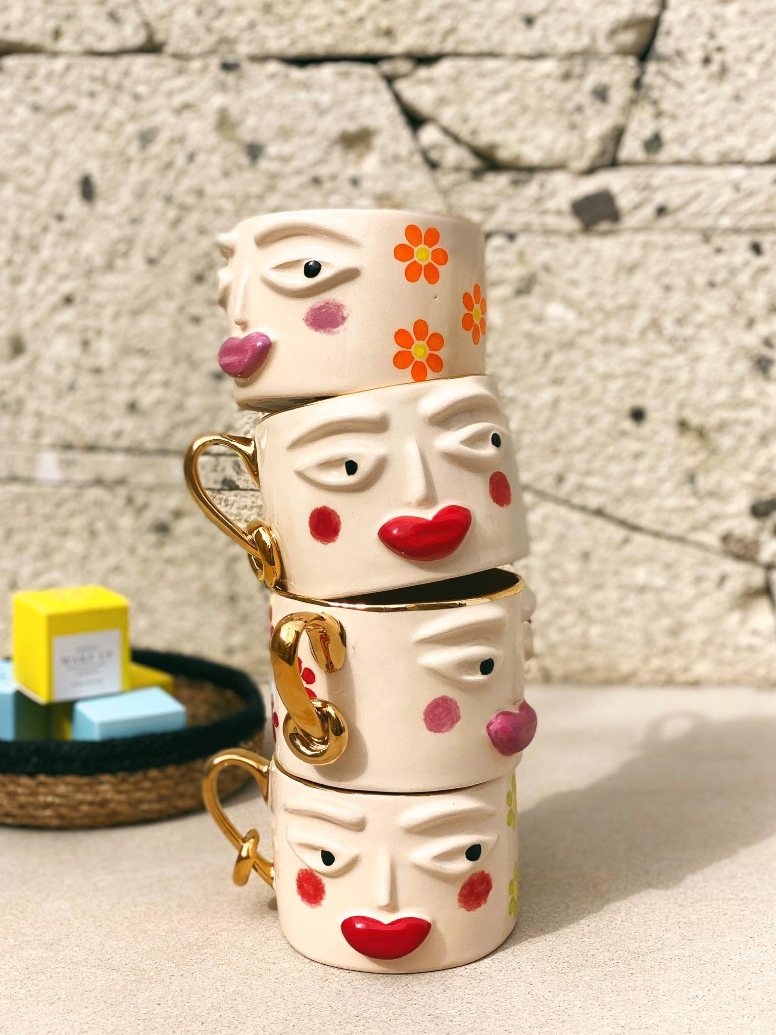 Rukiye Red Bloom Kırmızı Makyaj Mug
