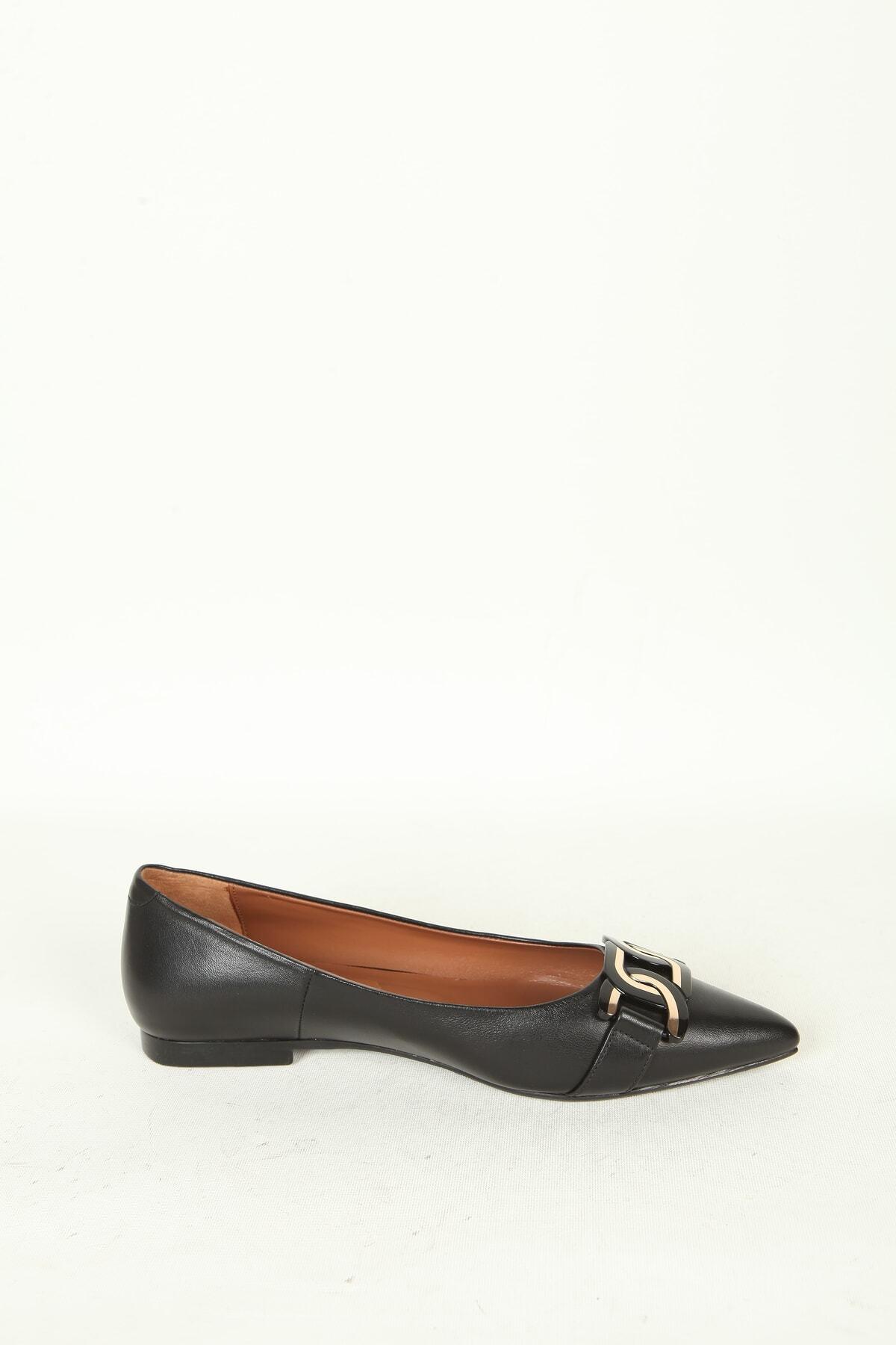 Kadın Deri Babet Aksesuar Detaylı Siyah