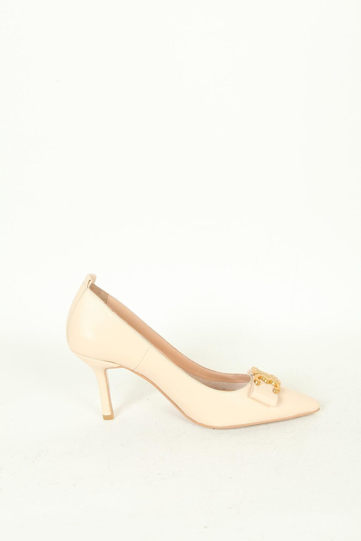 Kadın Deri Ayakkabı Aksesuar Detaylı Topuklu Pudra