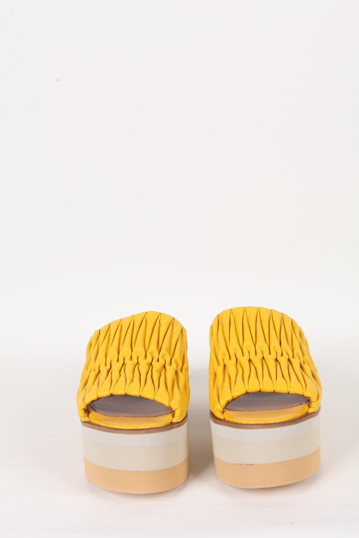 Kadın Sarı Hakiki Deri Dolgu Topuk Terlik