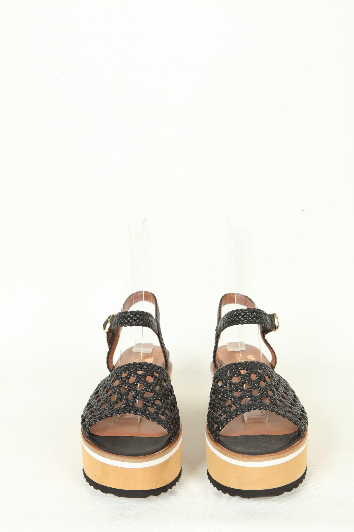 Kadın Siyah Örgülü Sandalet