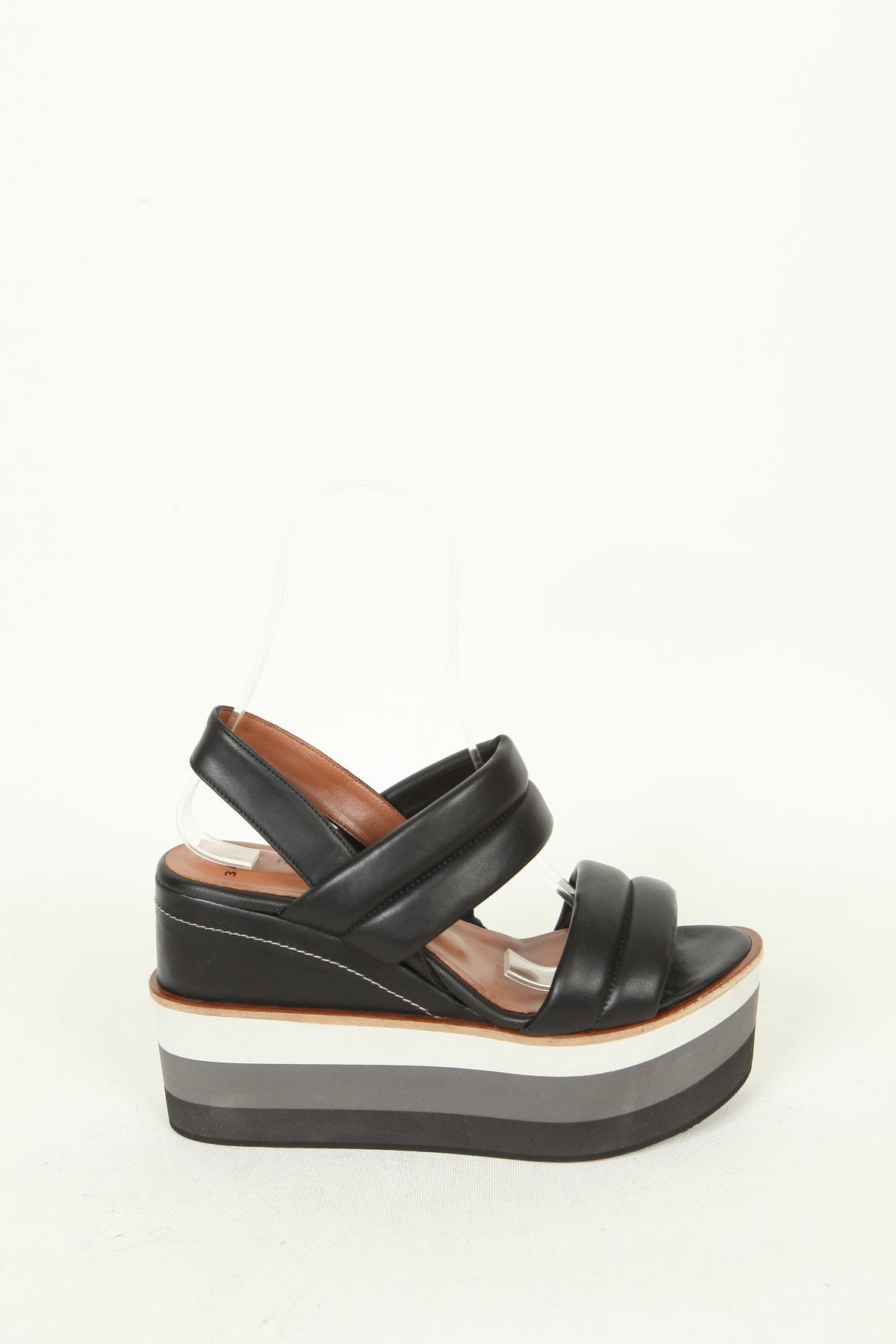 Kadın Dolgu Topuk Sandalet