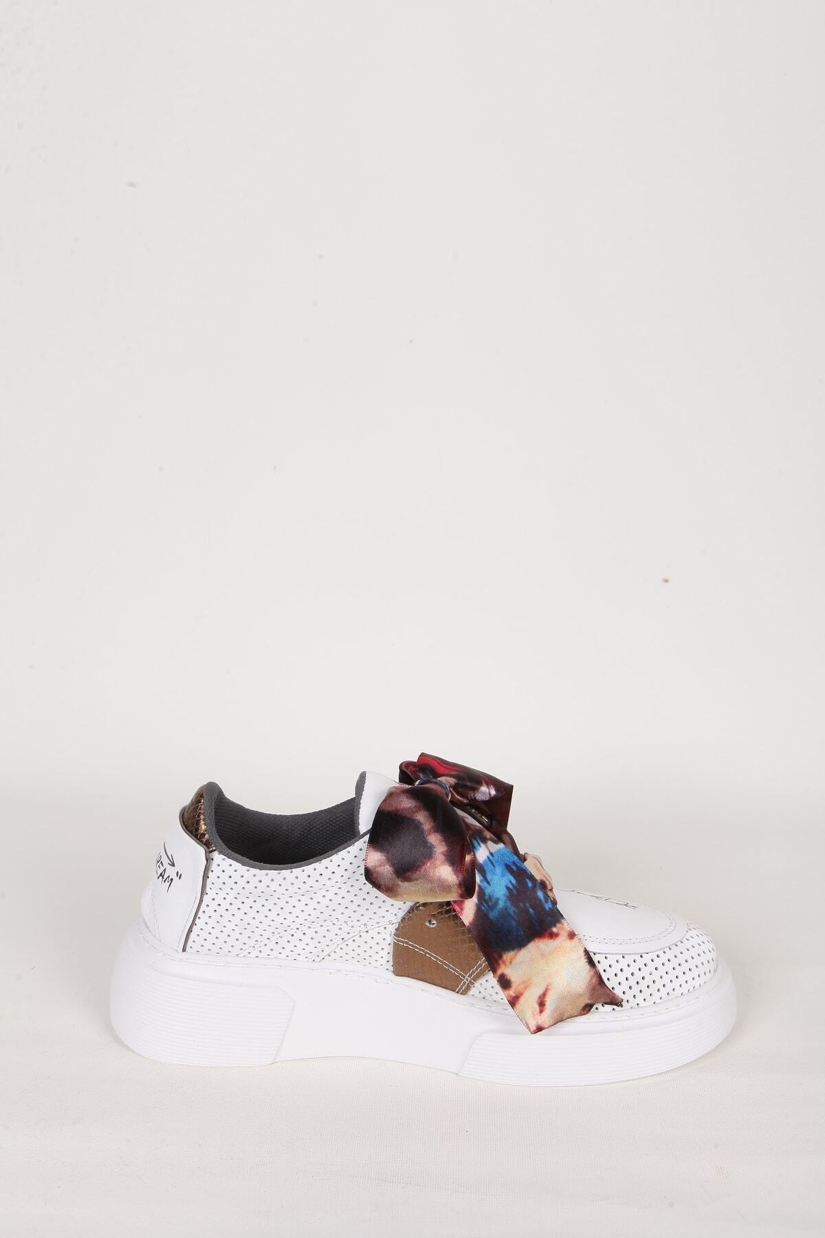 Kadın Mavi Hakiki Deri Kurdele Detaylı Sneaker