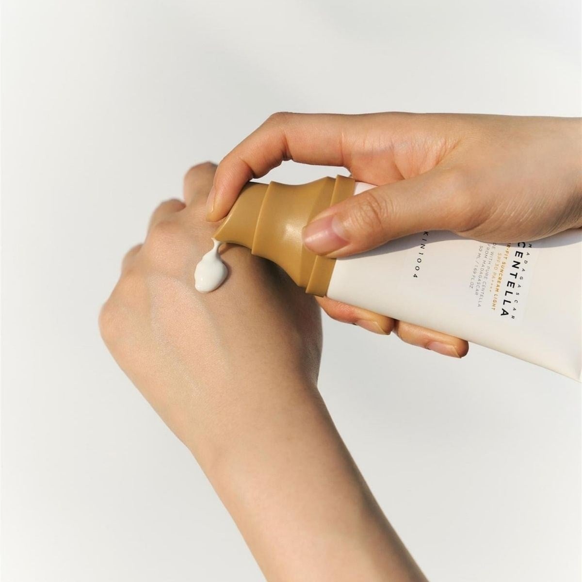 Skin1004 Madagascar Centella Air - Fit Light Güneş Kremi 50 ml