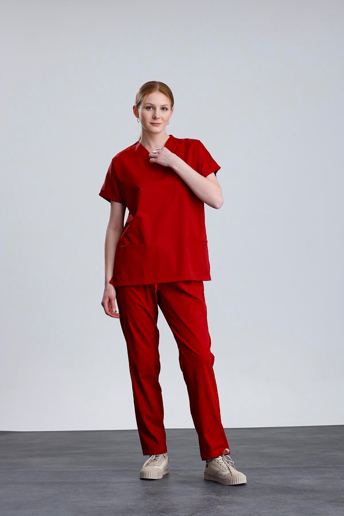 Snow Form Medical Apparel Üniforma Kırmızı Likralı Unisex Yarasa Kol Hemşire Ve Doktor Forması Takımı Scrubs