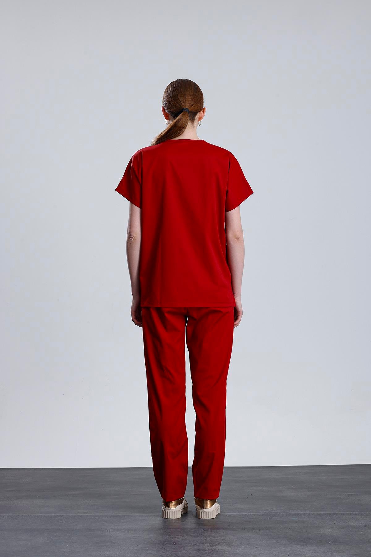 Snow Form Medical Apparel Üniforma Kırmızı Likralı Unisex Yarasa Kol Hemşire Ve Doktor Forması Takımı Scrubs