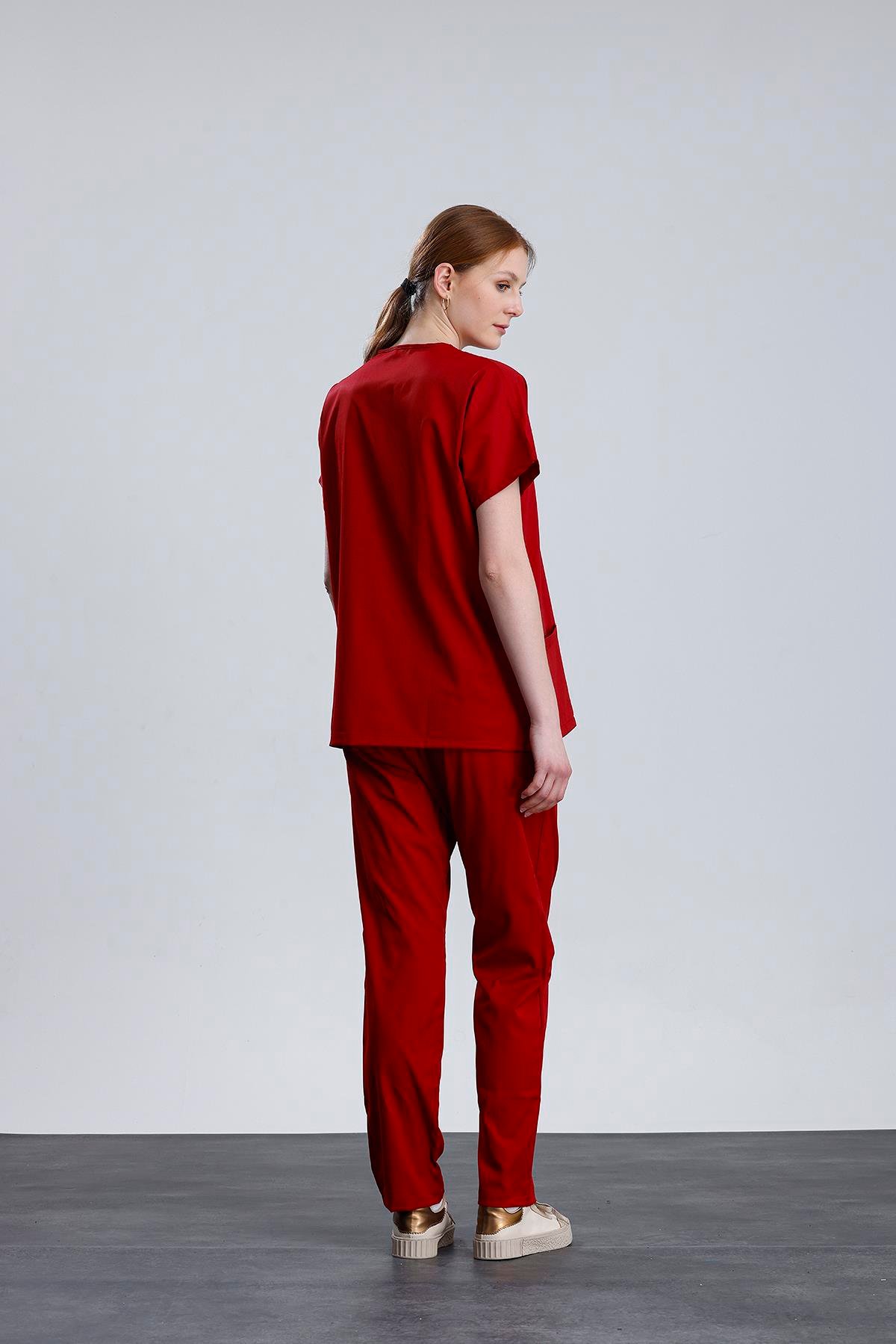 Snow Form Medical Apparel Üniforma Kırmızı Likralı Unisex Yarasa Kol Hemşire Ve Doktor Forması Takımı Scrubs
