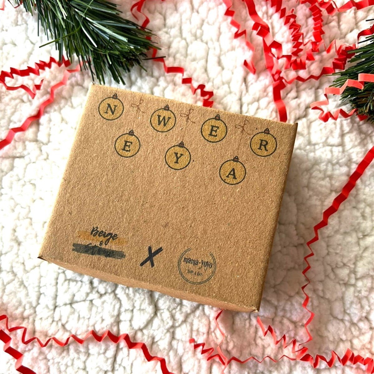 Beige & Stone x Mama Yoyo Seramik Kişiselleştirilmiş Yılbaşı Ağacı Süsü Geyik (Özel kutusunda)
