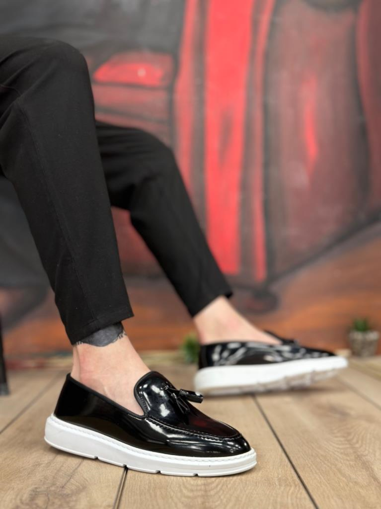 BA0005 Bağcıksız Yüksek Taban Siyah Beyaz Taban Rugan Klasik Püsküllü Corcik Erkek AyakkabıBA0005 Bağcıksız Yüksek Taban Siyah Beyaz Taban Rugan Klasik Püsküllü Corcik Erkek Ayakkabı