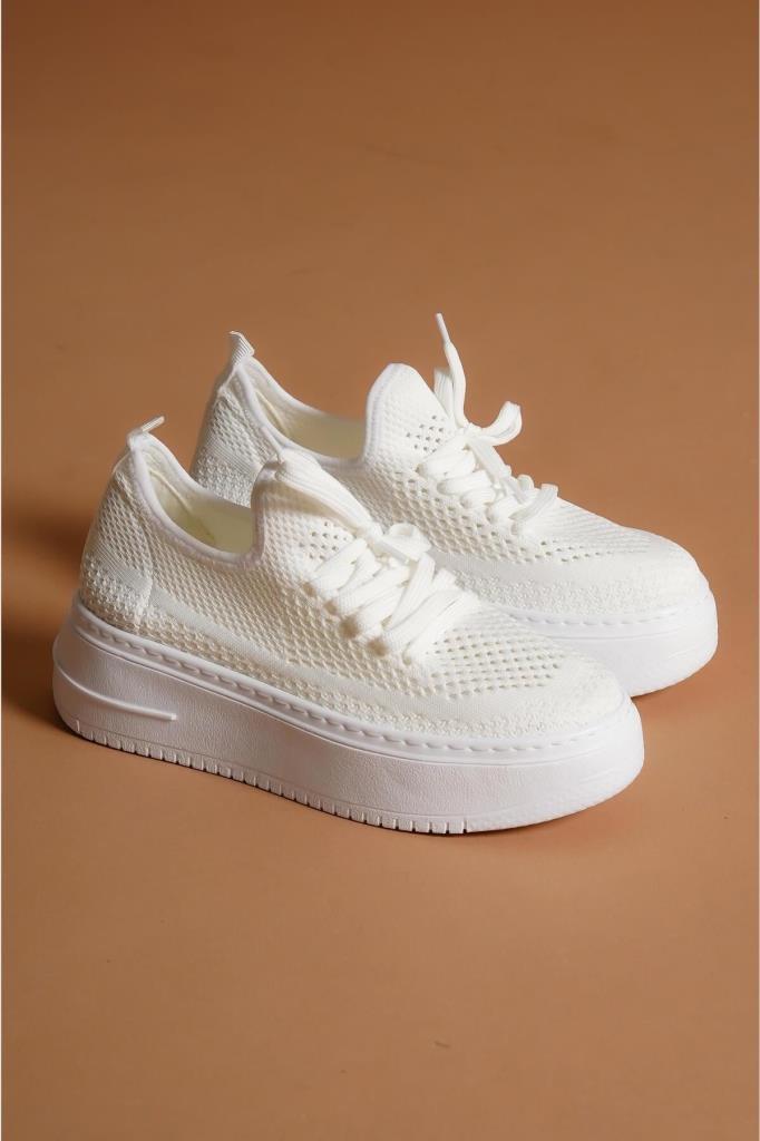 Benito Beyaz Triko Streç Kalın Tabanlı SneakersBenito Beyaz Triko Streç Kalın Tabanlı Sneakers