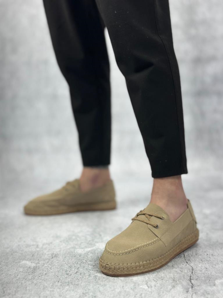 Doğal Deri Tozu Bağcıklı Kauçuk El Yapımı Espadril Taban Bej Renk Erkek AyakkabıDoğal Deri Tozu Bağcıklı Kauçuk El Yapımı Espadril Taban Bej Renk Erkek Ayakkabı