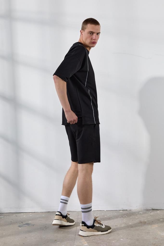 Erkek Nevermind Reflektör Baskılı Oversize Siyah TakımErkek Nevermind Reflektör Baskılı Oversize Siyah Takım