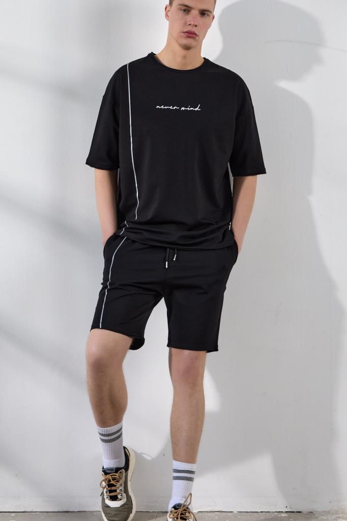 Erkek Nevermind Reflektör Baskılı Oversize Siyah TakımErkek Nevermind Reflektör Baskılı Oversize Siyah Takım