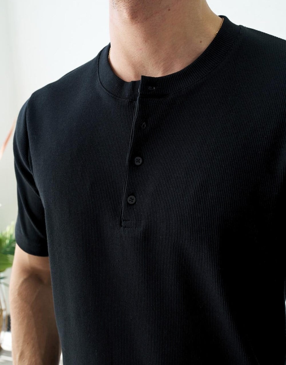 Erkek Siyah Fitilli Henley Yaka Basic TişörtErkek Siyah Fitilli Henley Yaka Basic Tişört