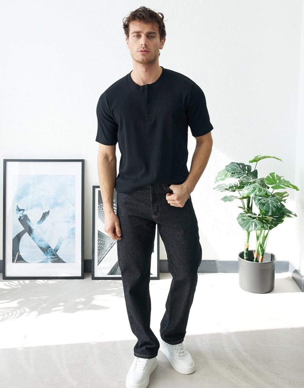 Erkek Siyah Fitilli Henley Yaka Basic TişörtErkek Siyah Fitilli Henley Yaka Basic Tişört
