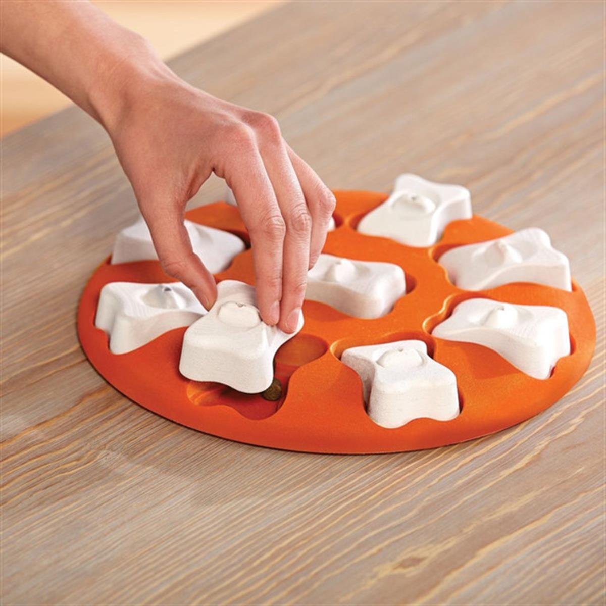 Outward Hound Dog Smart Interactive Treat Puzzle Köpek Oyuncağı, Turuncu - 67331M