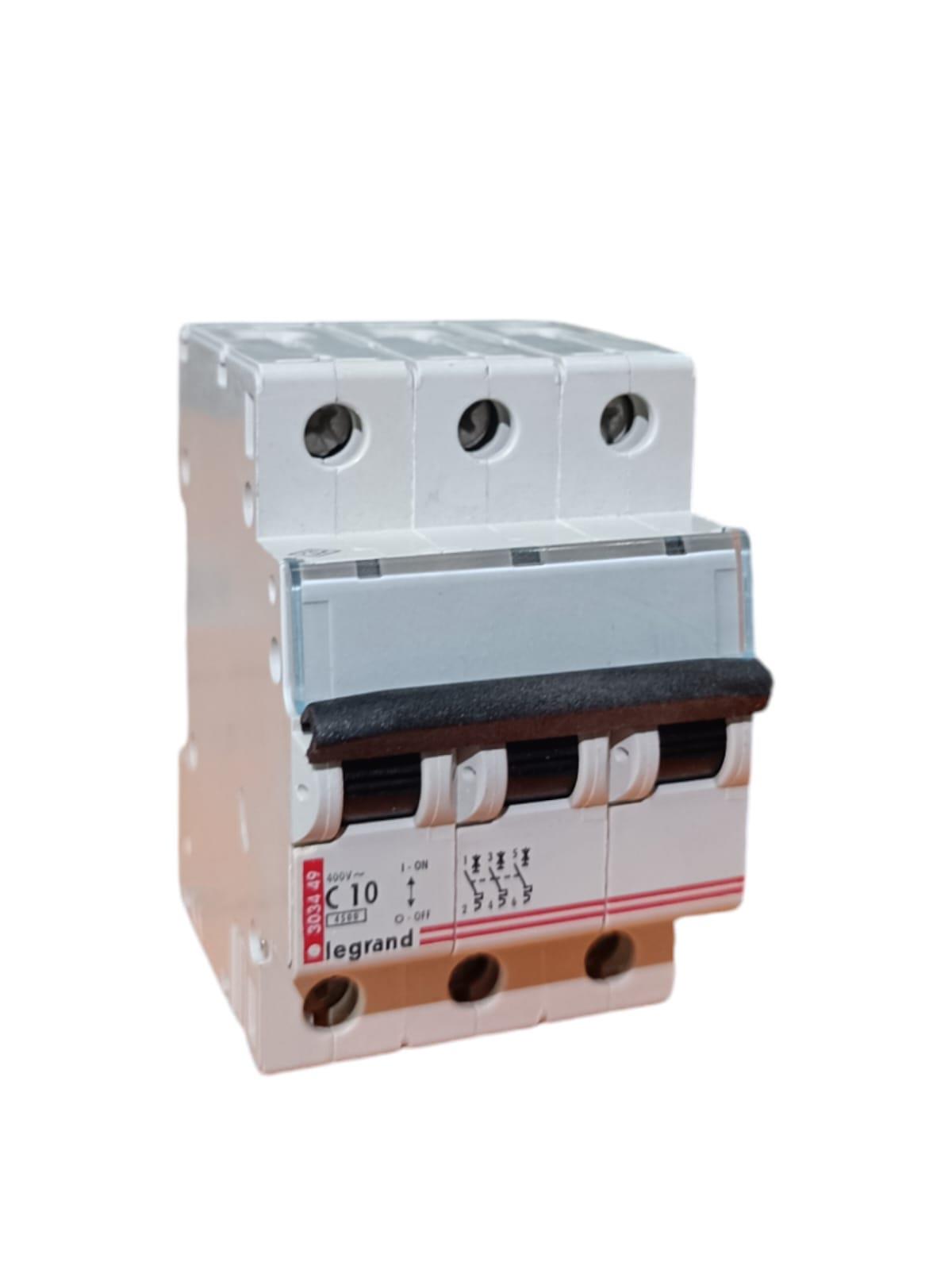 10 AP C TİPİ 3 KUTUP X6 OTOMAT LEGRAND