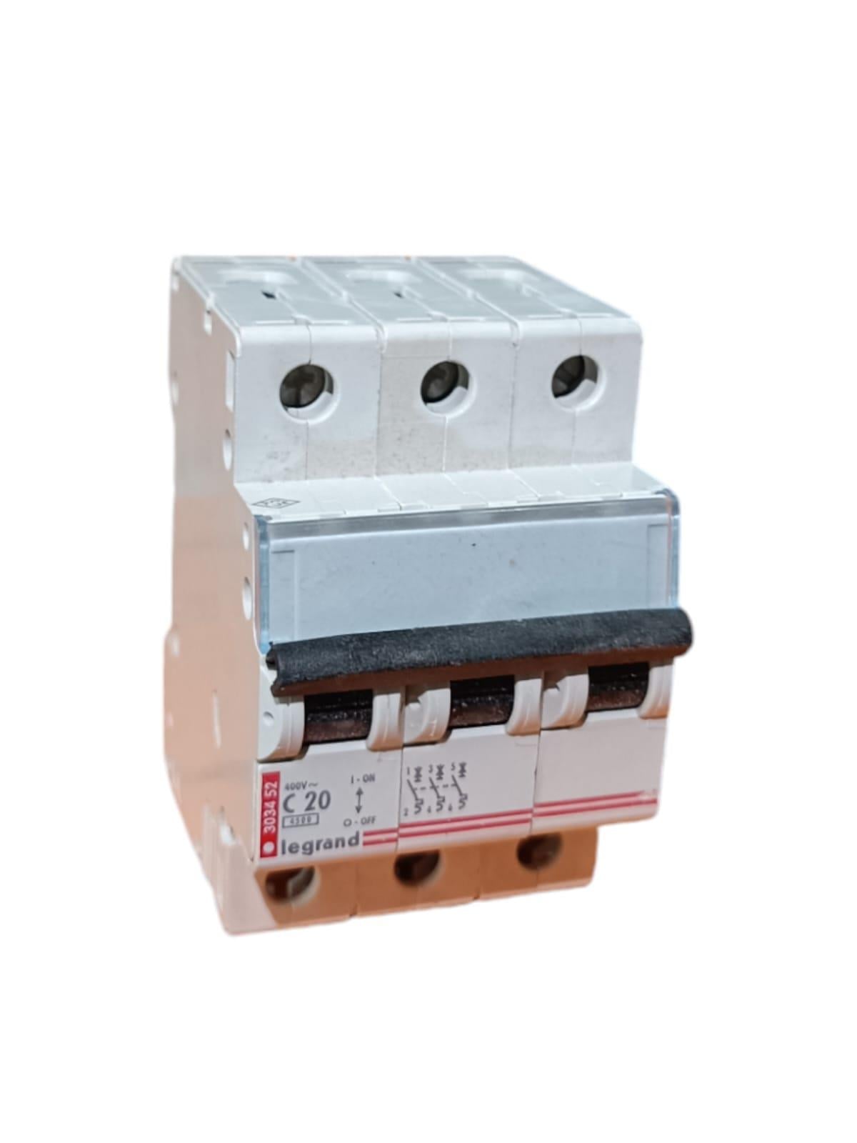 20 AP C TİPİ 3 KUTUP X6 OTOMAT LEGRAND