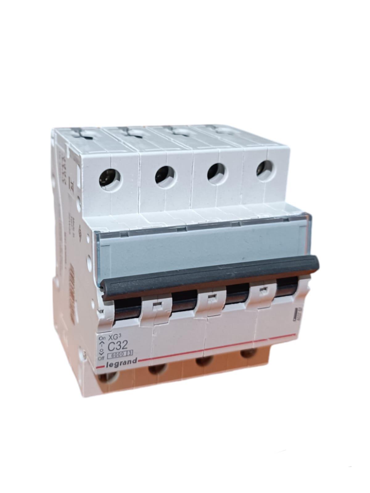 32 AP C TİPİ 4 KUTUP X6 OTOMAT LEGRAND